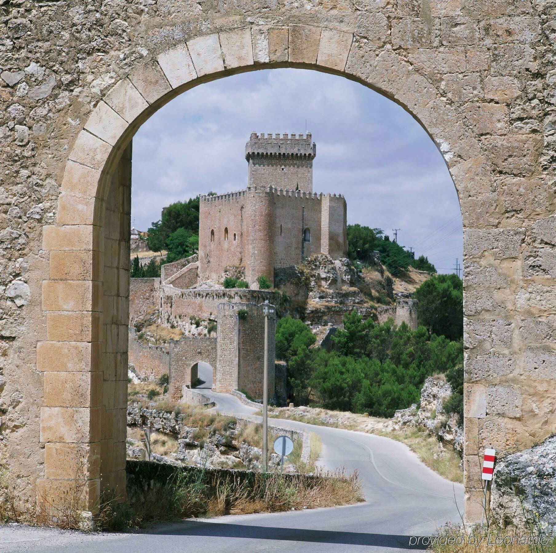 Parador de Alarcón Exterior foto